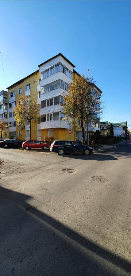 Apartament Chaplins 3 camere Piatra Neamţ Exterior foto